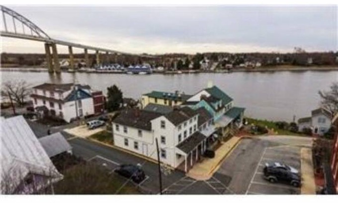 Chesapeake City Bed & Breakfast | Cafe on the Bay