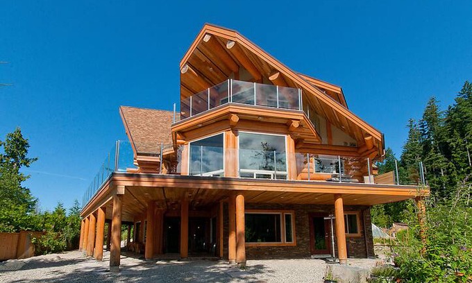 Roberts Creek Villa | Memories to Last a Lifetime