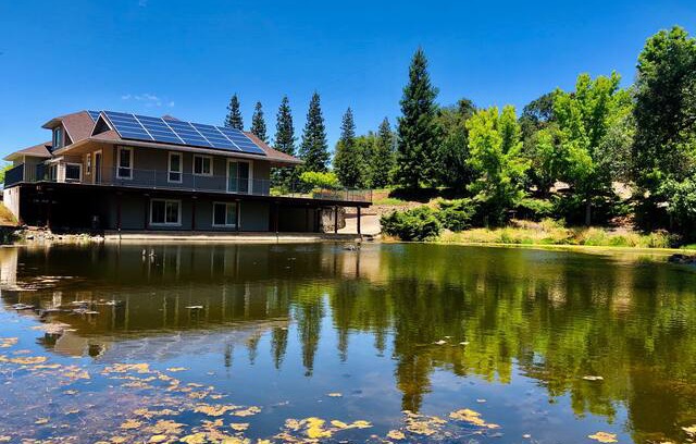 El Dorado Hills House | Farm House with Views of Folsom Lake and Ponds