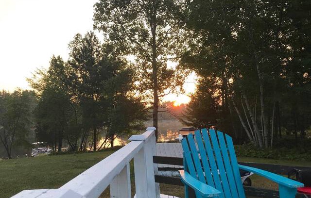 Killaloe Cabin | Cosy cottage on the beautiful Bonnechere River
