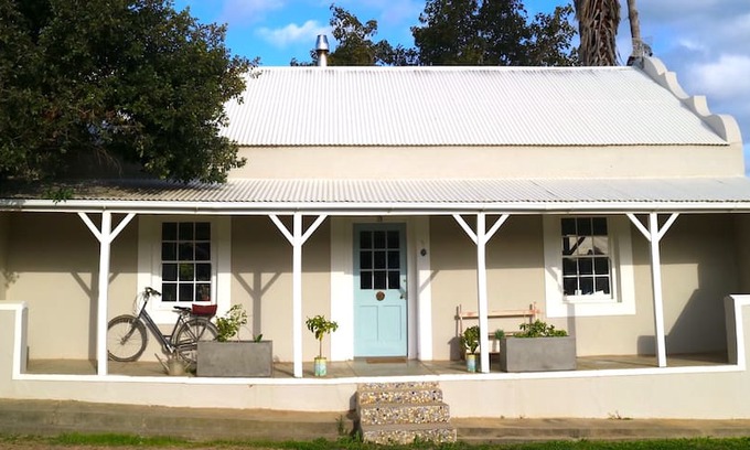 Stanford House | Heritage Home in Stanford (long term rental)