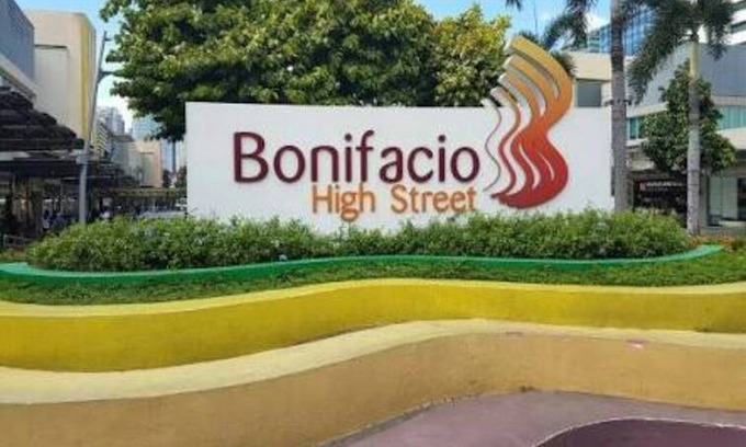 Bonifacio Global City Apartment | CHEAP COZY BGC 2 beside UPTOWN MALL/PARKING