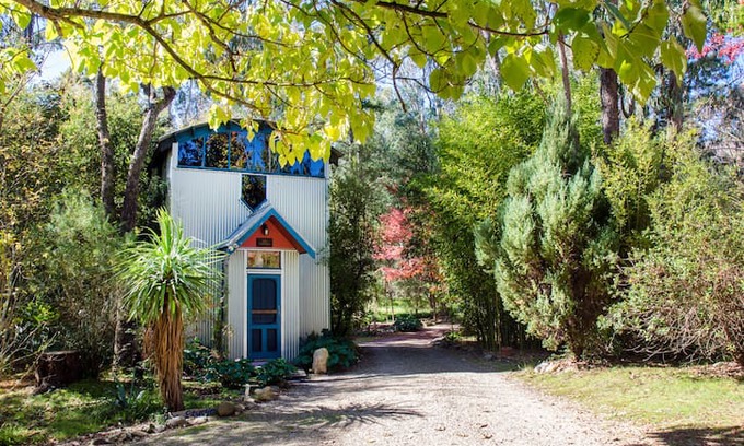 Bright Cabin | The Studio Romantic Cottage -River