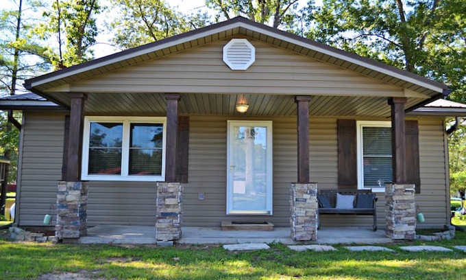 Crossville House | Angler Lodge on the Lake