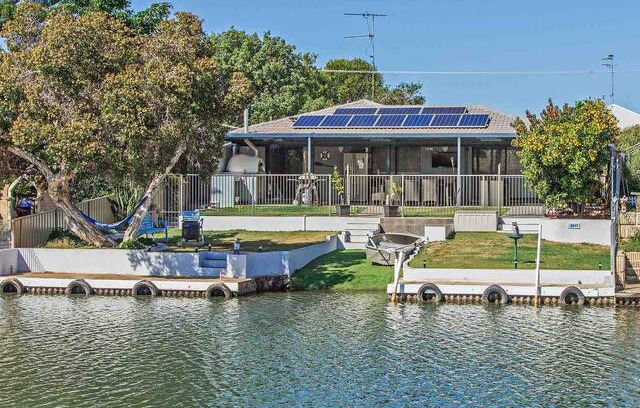 South Yunderup House | La Siesta On The Canal
