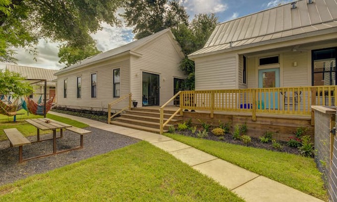 South Central Houston House | Plant House: "Houston's Coolest Airbnb" -Houstonia