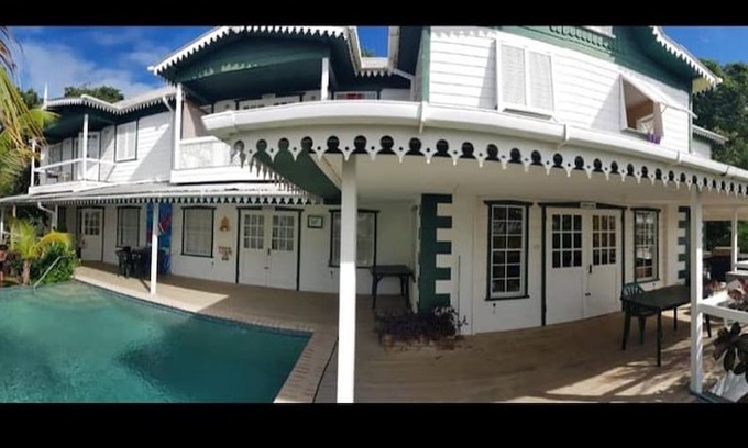 Scarborough Villa | ZATARA 'SCAPES "SIR WALTER RALEIGH"