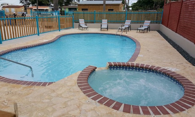 El Combate Apartment | Playa Azul Apartment #1, WiFi, walk to the beach