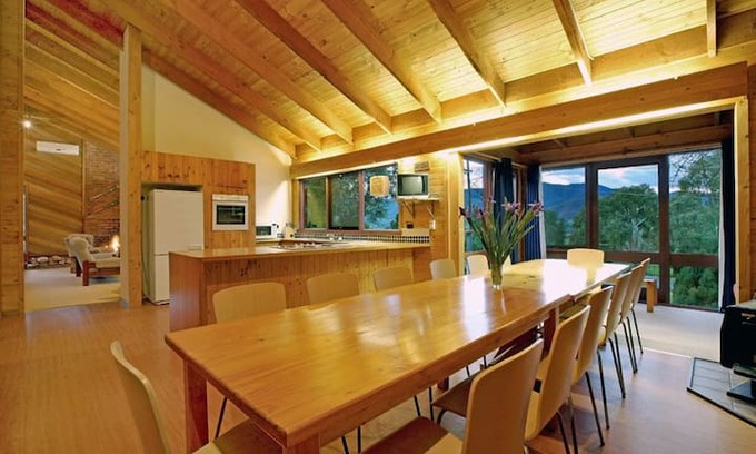 Tawonga South House | Cedar Lodge Mt Beauty
