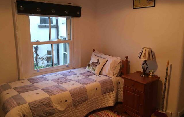 Rathmines House | Quiet single room in my home in Ranelagh. Fáilte.