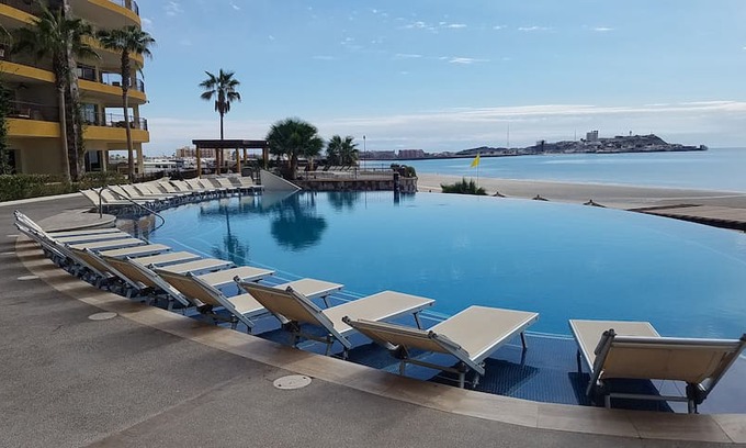 Bella Vista Apartment | 3 Bedroom Ground Floor Sonoran Sky