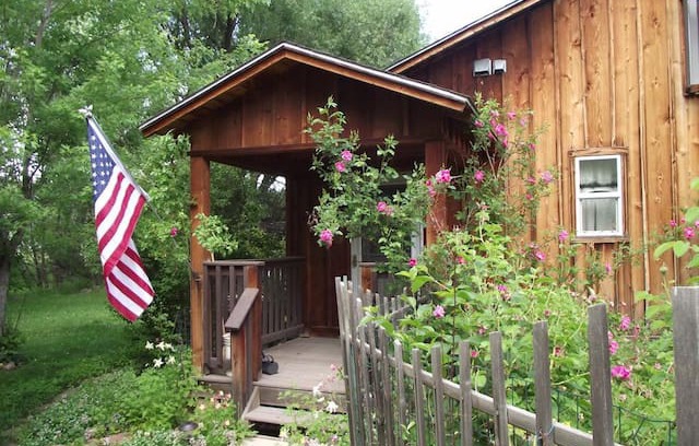 Beulah Cabin | Whispering Pines - Cottage on a creek, Beulah, CO