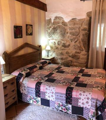 Covelo Cabin | Lugar dos Devas. Roseiras