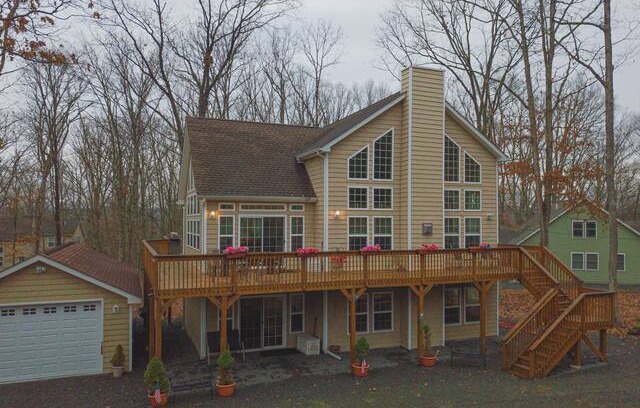 Lackawaxen House | Masthope Family Fun House