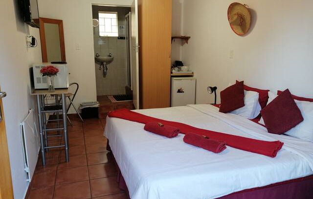 Die Hoewes House | 1010 Clifton B&B room 3