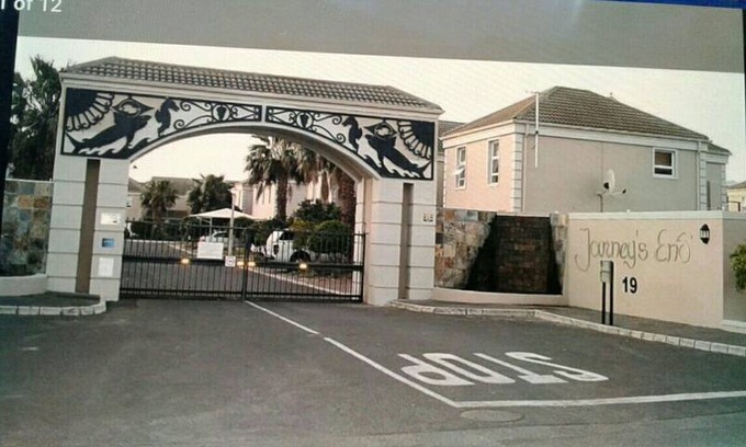 Gordons Bay Central House | Journeys End...Gordons Bay