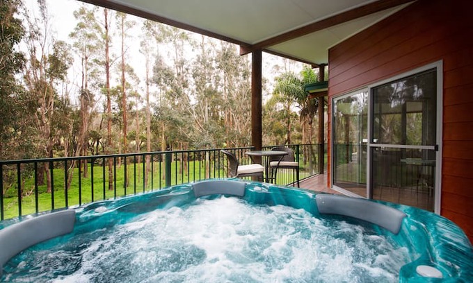 Nannup Apartment | Palm Chalet on the Blackwood River
