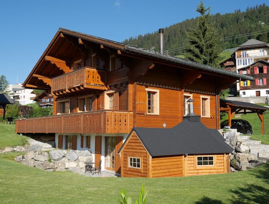 Leysin Villa | Chalet Roundhouse great views close to ski lifts.