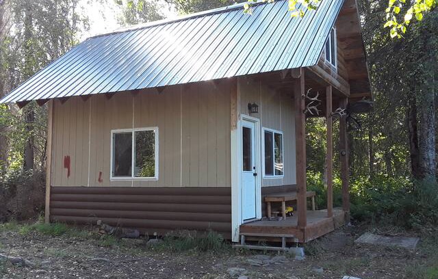 Susitna North Cabin | Right on Montana Creek! Dry Cabin in the Woods.