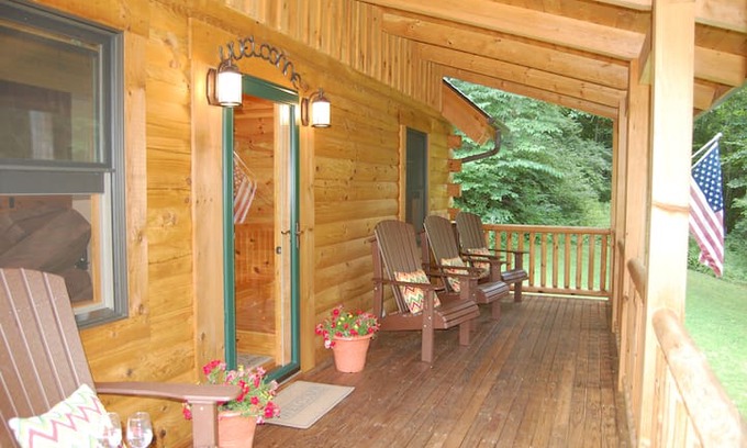 Abingdon Cabin | Abingdon Riverwalk Cabin - on the Creeper Trail