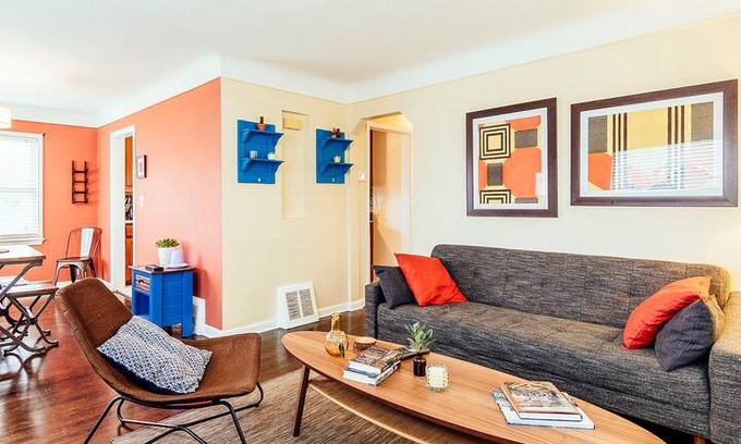 Royal Oak House | ❤ Hidden Gem in Royal Oak City Center- Sleeps 10❤