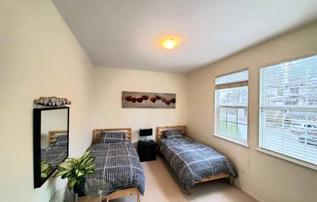 Port Moody House | 포트무디 민박 "Moody House"