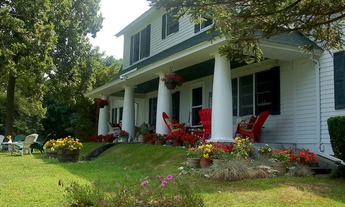 Miller Place House | Glen Laurel on the Sound (w/private beach)