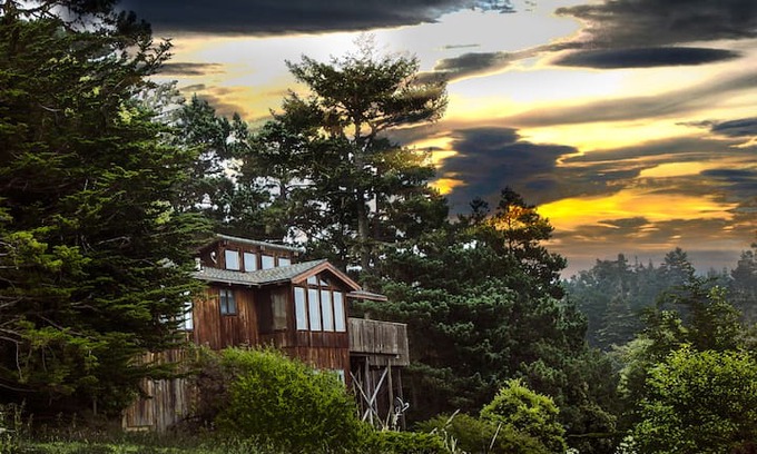 Manchester House | LunaSky private ocean retreat. Beach, hot tub,WiFi