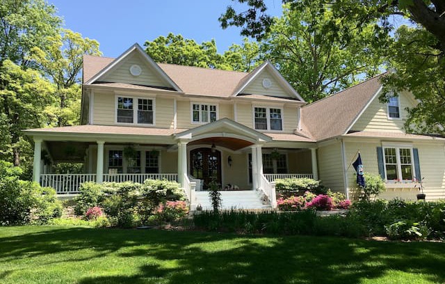 Winfield House | Country Guesthouse, 2 Block walk to Metra Train!