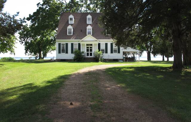 Nuttsville House | Waterfront Family Getaway On The Rappahannock