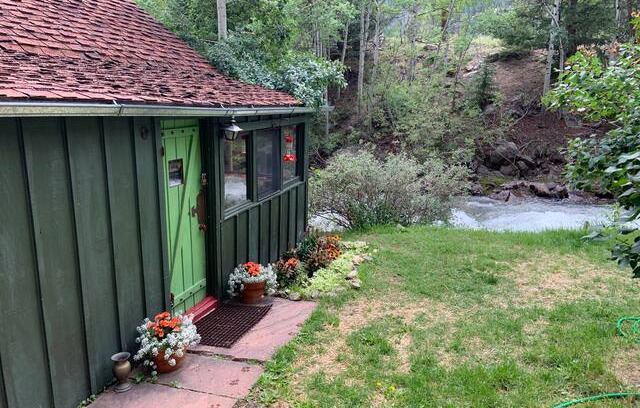 Historic District House | The Cricket- An amazing Tiny House!