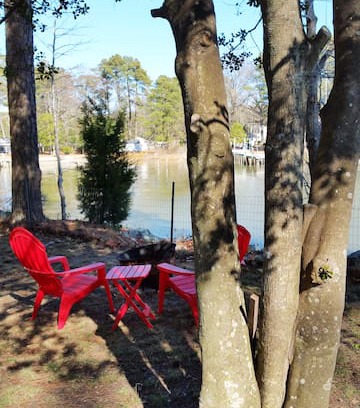 Deltaville Apartment | Salty Sisters on the Bay. Enclosed yard on the Bay
