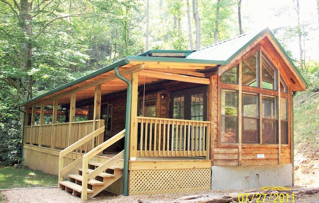 Hot Springs Cabin | Creekbend Cabin