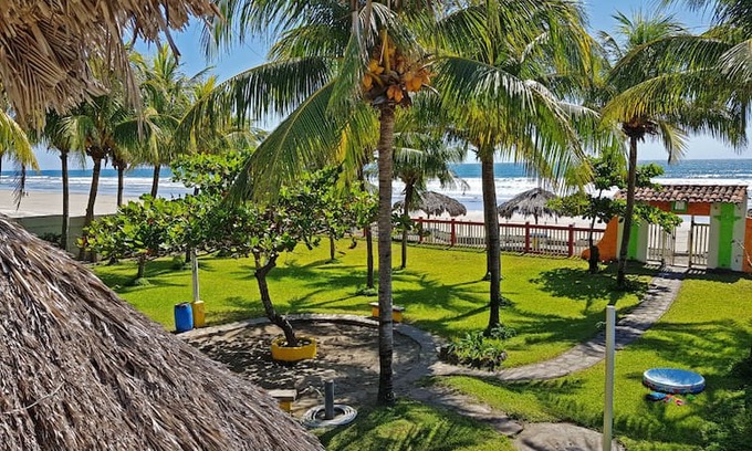 Jucuaran House | Casa de Playa Bosque de Mangle en Playa El Espino