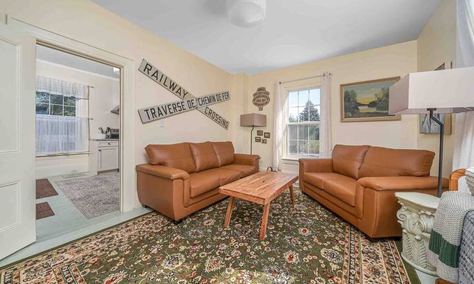 Prince Edward House | The Iron Horse - Downtown Picton and Sleeps 8