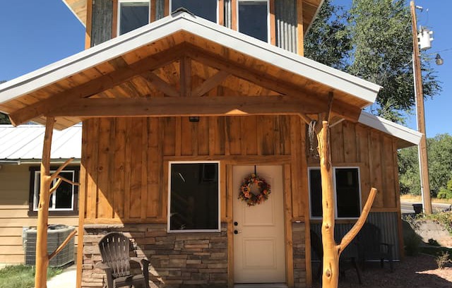 Orderville Cabin | The Cowboy Boot Shop