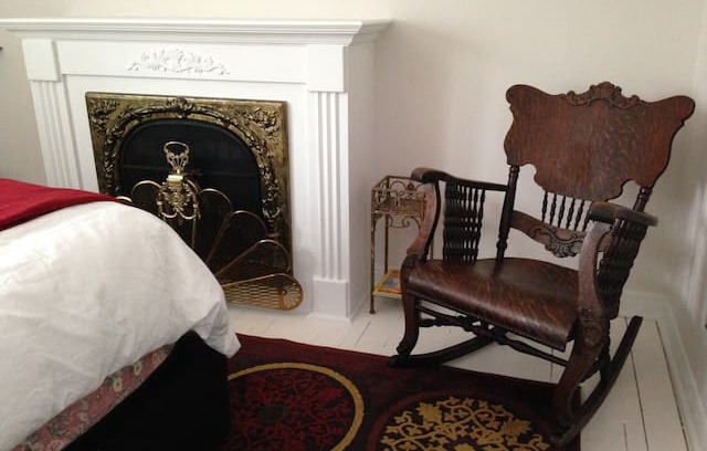 Welland Bed & Breakfast | Compass Rose - Elegance Queen