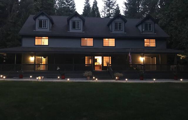 Shingletown Bed & Breakfast | Tall Timbers Bed and Breakfast- Sugar Pine Room