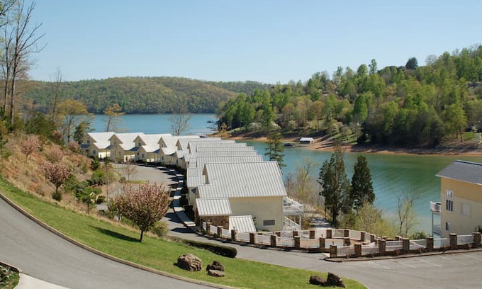 La Follette Villa | Anchor Down Villa