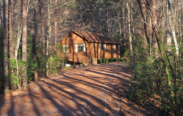 Sautee Nacoochee Cabin | Cozy Nook--one couple maximum privacy