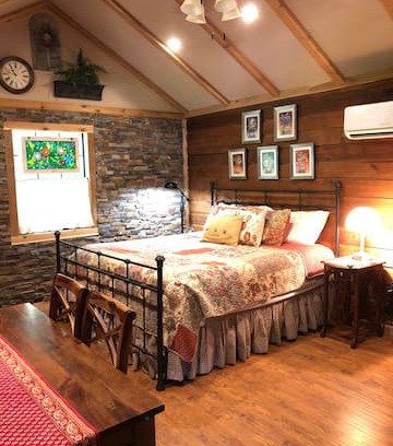 Athens Other | Dogwood Cabin on Scenic Wooded Mossbridge Farm