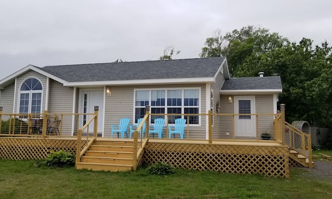 Lubec Cabin | SEASCAPE COTTAGE ~ STEPS AWAY FROM THE BEACH