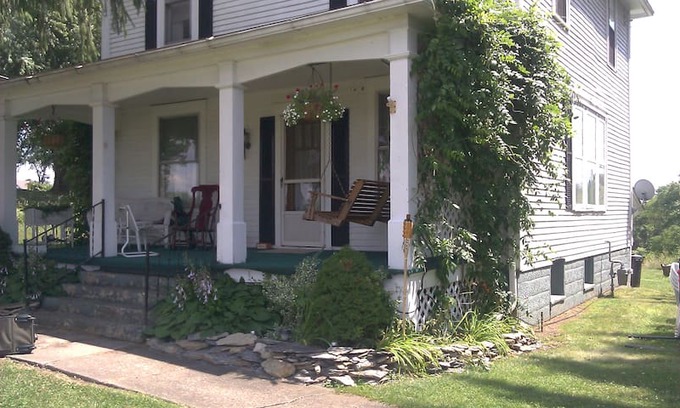 Barnesville House | Adtl dwnstr room in cozy guesthouse