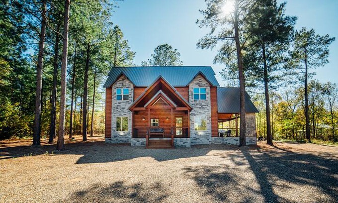 Hochatown Cabin | Welcome to “Scarlet Begonias” an escape that will put you among the grateful living!