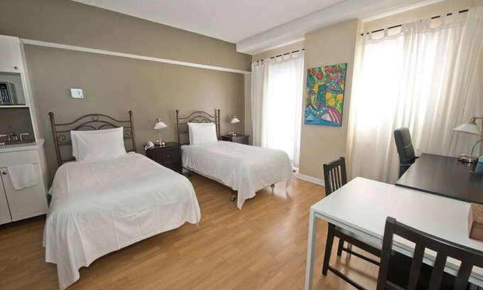 ByWard Market Hotel | Twin Balcony