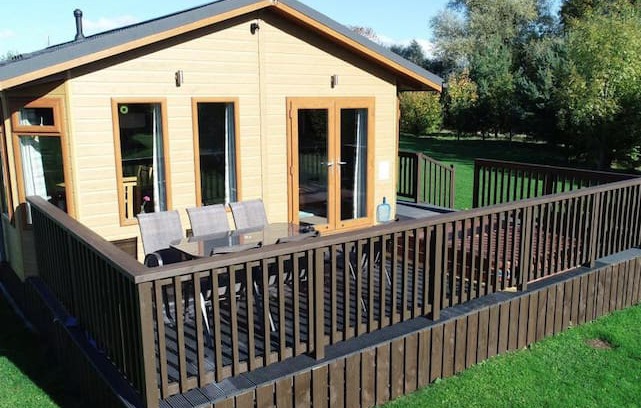 Malton Cabin | Kingfisher Lodge - Luxury Ensuite with Shower