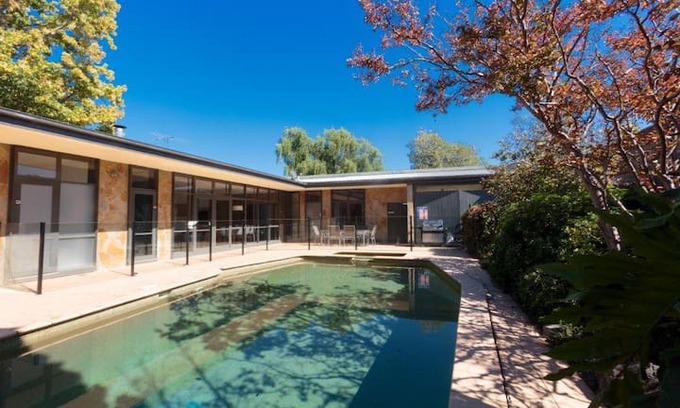 Yarra Glen House | Managers House - Yarra Glen Hotel