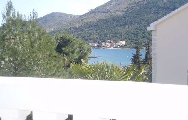 Grebastica Apartment | Apartmani tri palme