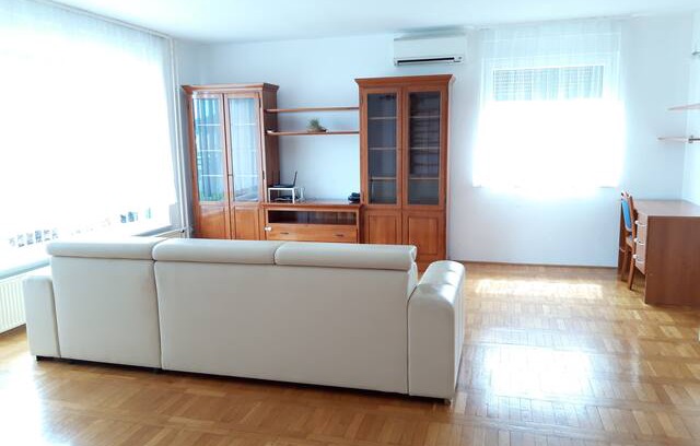 Logatec Apartment | Logatec: celotno stanovanje v mirni soseski