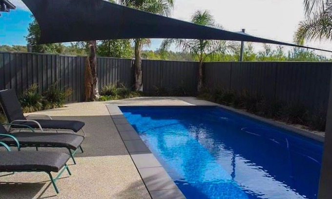 Yarrawonga House | AGRESTIC HUGE LUXURY HOME YARRAWONGA - Sleeps 20+